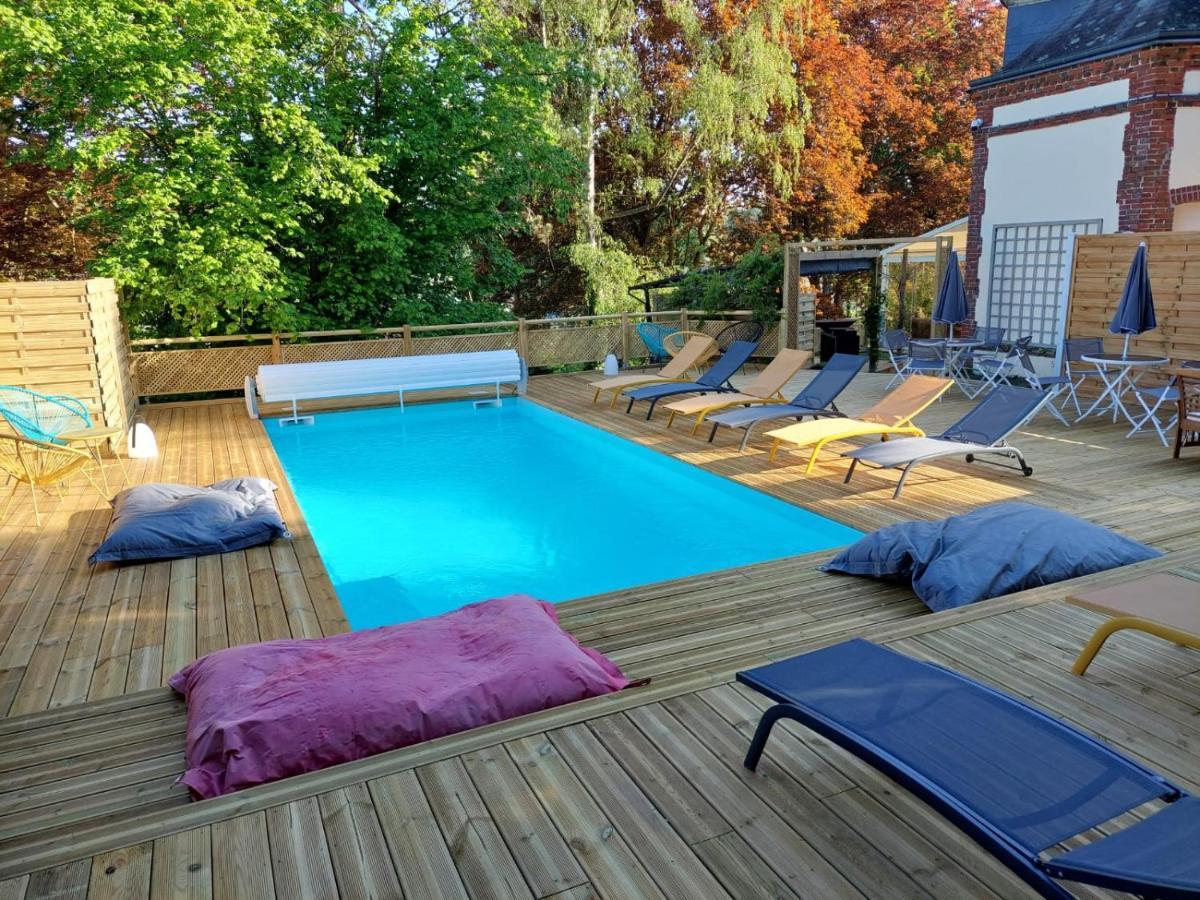 Le Clos Des Lodges Bernay  Exterior photo