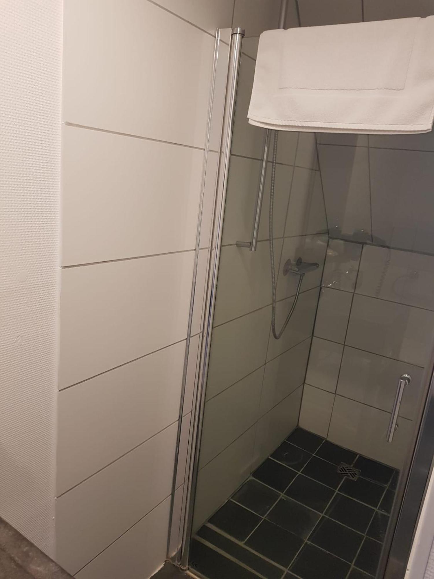 Le Clos Des Lodges Bernay  Room photo