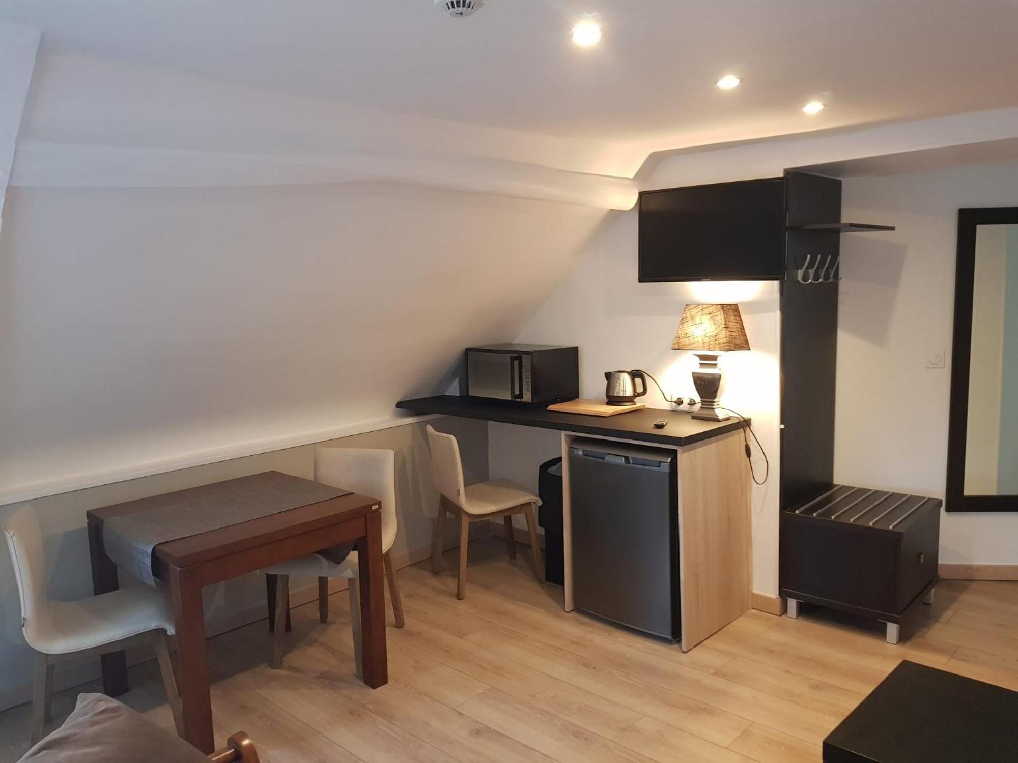 Le Clos Des Lodges Bernay  Room photo