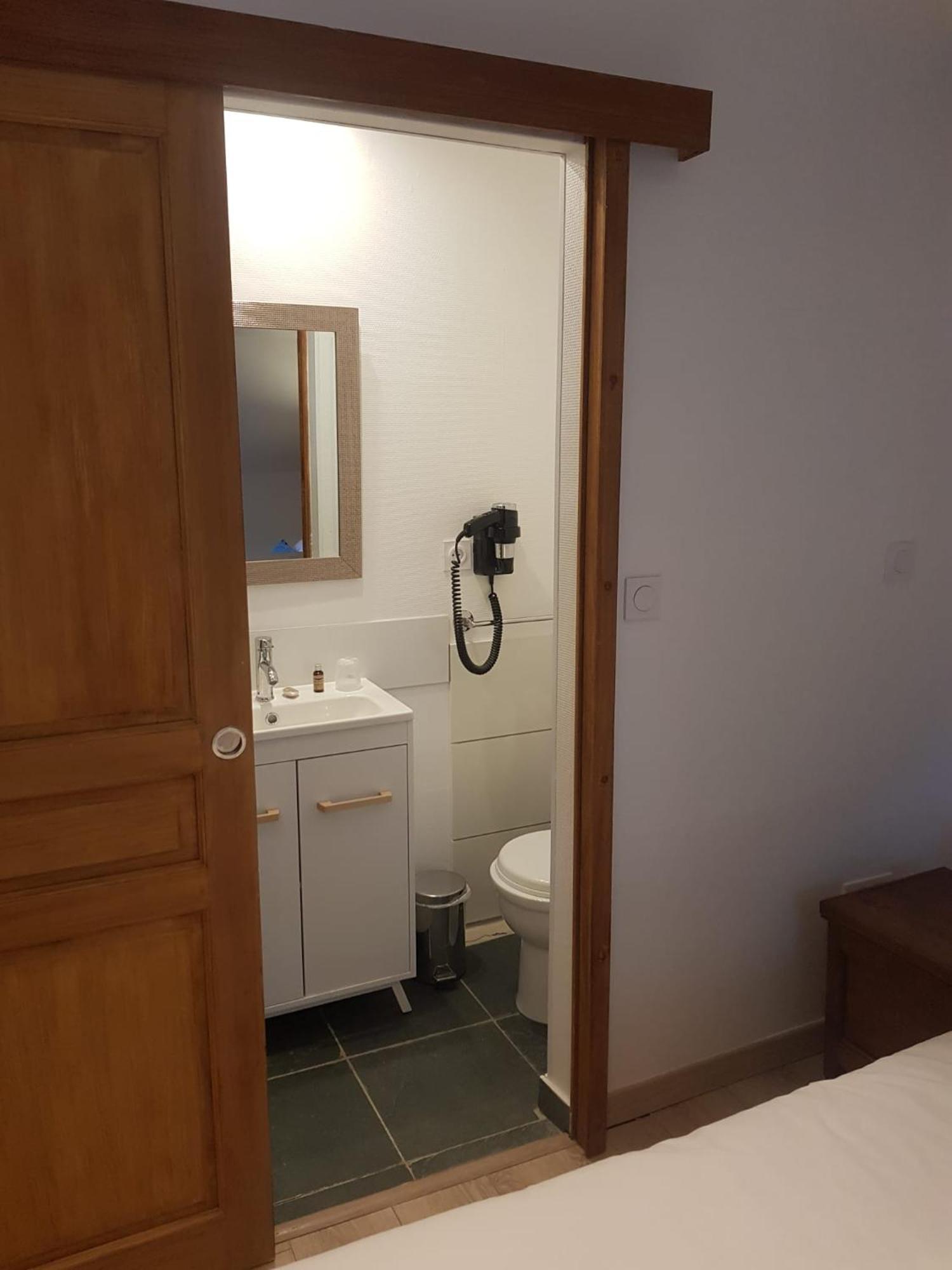 Le Clos Des Lodges Bernay  Room photo