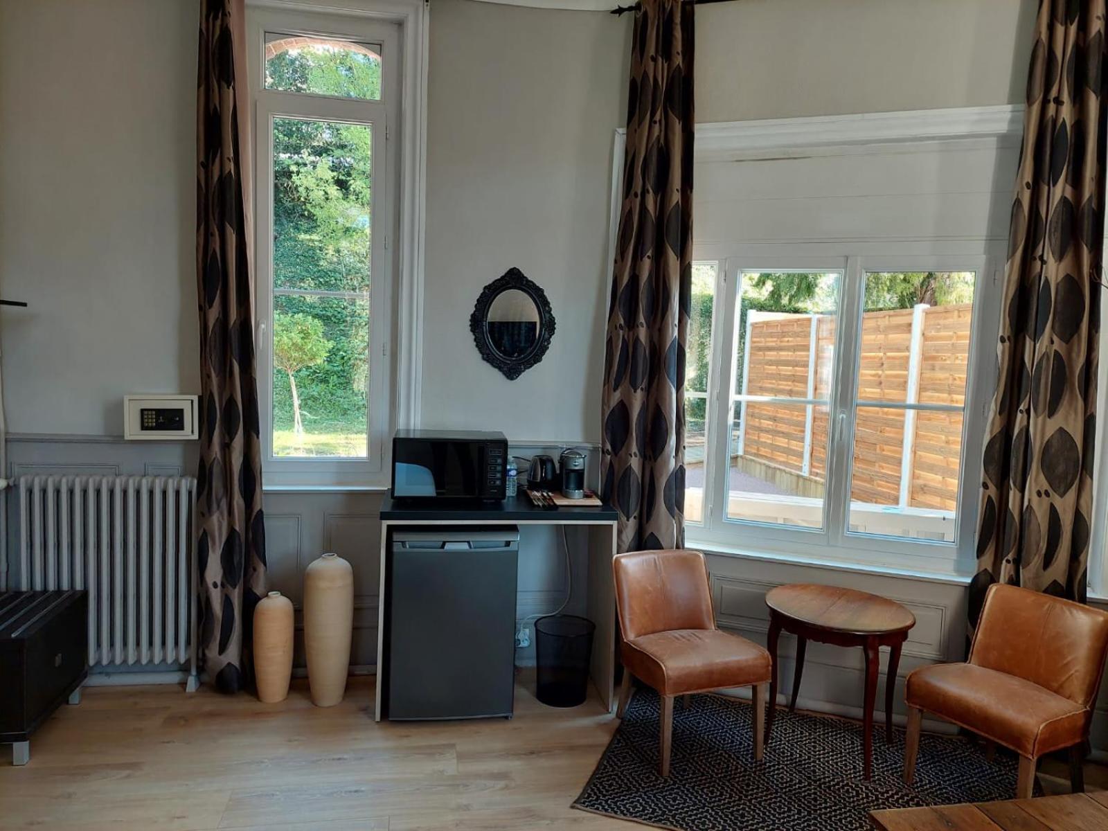 Le Clos Des Lodges Bernay  Room photo